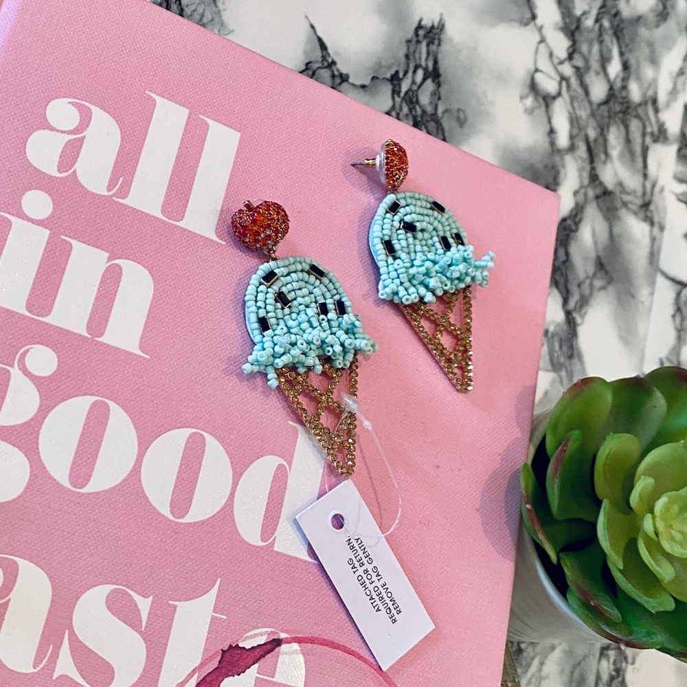 ɴᴡᴛ ʙᴀᴜʙʟᴇʙᴀʀ ᴊᴏʟɪᴇ ɪᴄᴇ ᴄʀᴇᴀᴍ ᴇᴀʀʀɪɴɢs🍦 - Picture 2 of 7